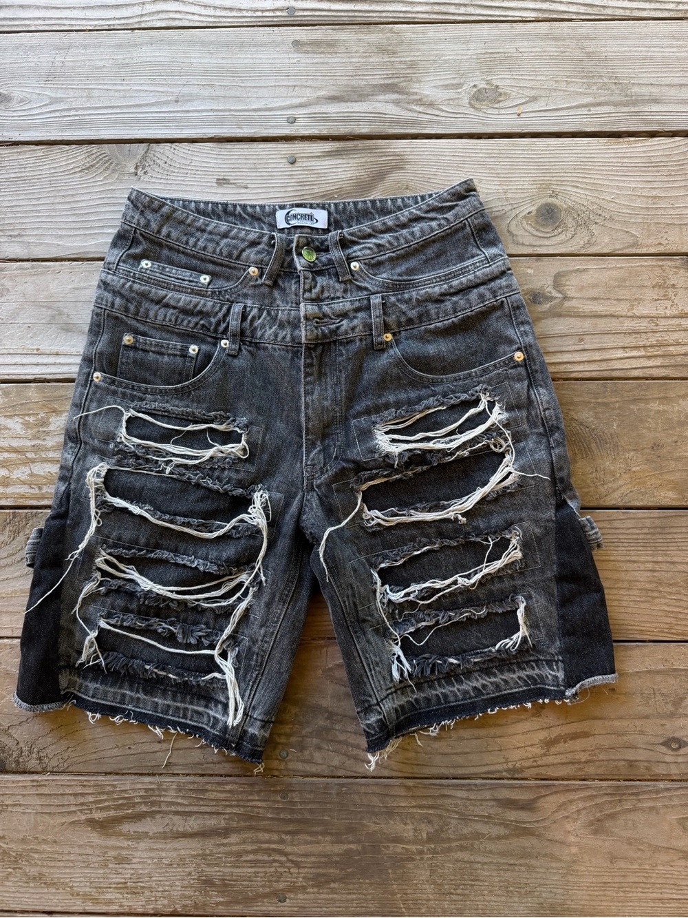 Concrete mansion Distressed jorts
